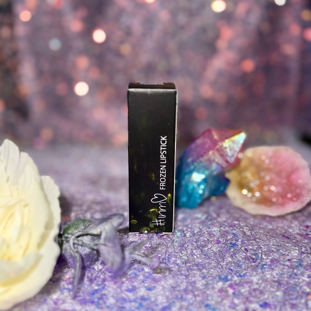 ❤️INMO Frozen Lipstick in Runway Red 4g/0.14oz Full Size❤️